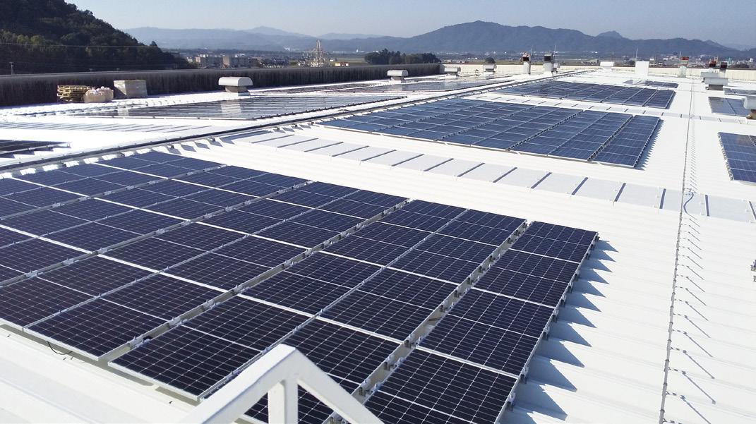2021年に関西工場（滋賀）に設置した太陽光パネル