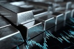 戦略物資化で高値更新の銀価格、26年上期は70ドル台に上昇も