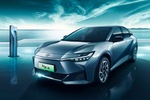 トヨタbZシリーズの第2弾となるEVセダンの「bZ3」が中国で初公開