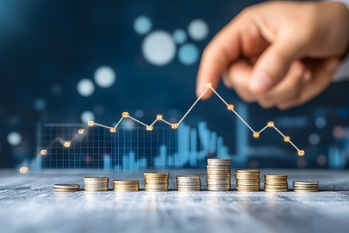 金利の上下動のリスクは残るがイールドカーブはフラット化へ