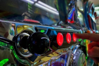 パチンコ、パチスロの「SANKYO」「セガサミー」そろって大幅増収増益に コロナ越えは確実