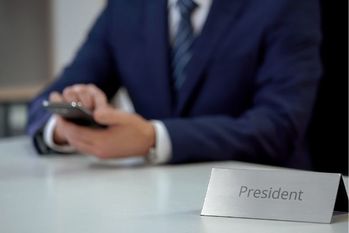 副社長やCOOの役割とは？経営におけるナンバー２ポジションの重要性