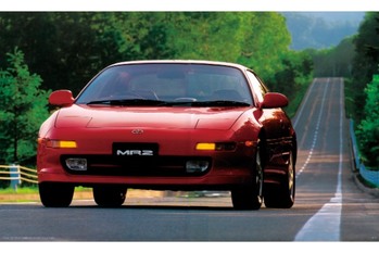 【日本車黄金時代】「1992トヨタMR2（E-SW20型）」は各部の改良を通じて超一級のコントロール性を獲得。ターボ仕様のGTの走りは素晴らしい！