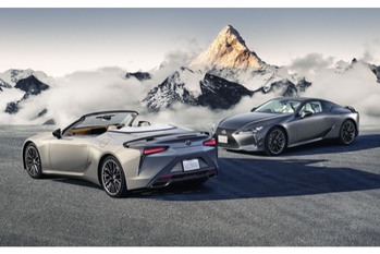 レクサスが旗艦クーペ＆コンバーチブルモデル「LC」を一部改良。合わせて特別限定モデルの“PINNACLE”を設定