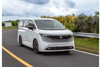【最新モデルガイド】期待の日産エルグランドは豪華で快適、しかも走りがいい。上質なドライバーズカーの代表である！