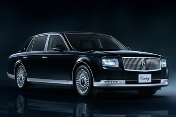 王道を行くトヨタ・センチュリーのセダンが機能装備をアップデート