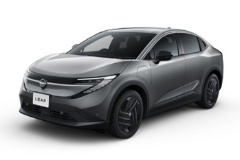 日産リーフに総電力量55kWhのリチウムイオンバッテリーを搭載した「B5」グレードをラインアップ。車両価格は438万9000円～に設定