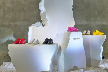 売上高1000億円が射程圏内の「オニツカタイガー」がハイファッションとスポーツが融合した新シューズ「アルティ RS シリーズ」を発売