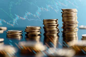 年末1ドル=133円予想、米利下げ後退で円安寄りに着地も