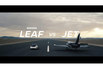 日産リーフがジェット機を超えた？！　加速力対決TVCM＆特別ムービーを公開
