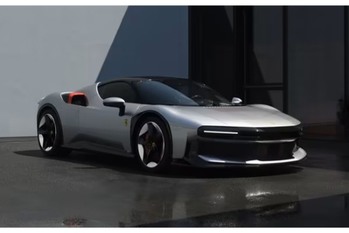 PHEVスーパースポーツのフェラーリSF90ストラダーレをベースとしたワンオフモデルの「CZ26」が初披露