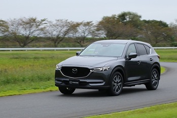 マツダの2.2リッターディーゼルは独自技術満載。卓越の走りが味わえる最大トルクはガソリン4リッターと同等。