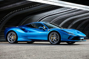 フェラーリF8トリブート