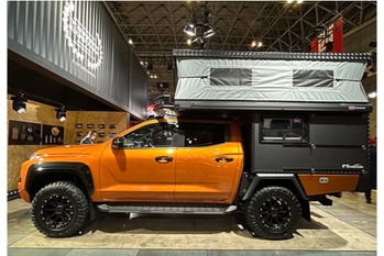 ピックアップは新たな「遊びのSUV」の代表。三菱トライトンのタフでスタイリッシュなキャンパーに注目！