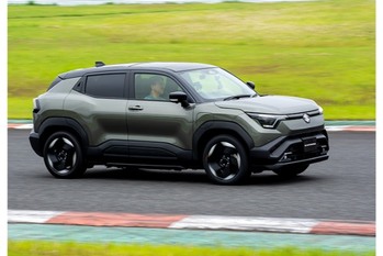 【最新モデル試乗】新発想「胸高まるSUV×BEV」登場。スズキeビターラの走りはワクワク無限大!