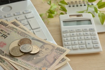 株式投資で月1万円～3万円を稼ぐ方法と資金がいくら必要か解説