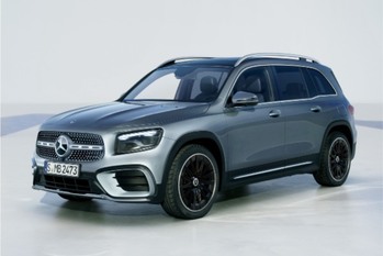 装備アイテムをアップグレードしたメルセデス・ベンツGLBの新グレード「Urban Stars」が日本デビュー