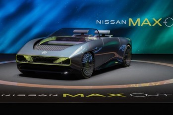 日産がEVオープンカーのコンセプトモデル「Max-Out」の実車を披露