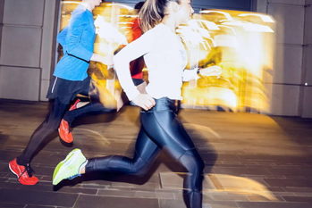 「ミズノ」がランニングコミュニティ「ミッドナイトランナーズ」とスポンサー契約を締結