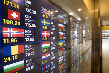 外貨両替手数料・レート比較！主要13社のどこがお得？