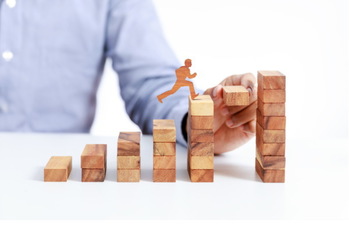 日本株投資戦略,業績予想,上方修正