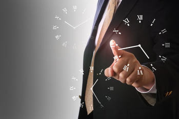 サラリーマンの投資は副業にあたらない？人生100年時代に備える投資と資産の考え方