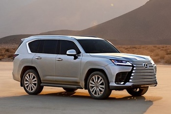 「世界中のどんな道でも楽に、上質に」。次世代レクサス新型LXが世界初公開