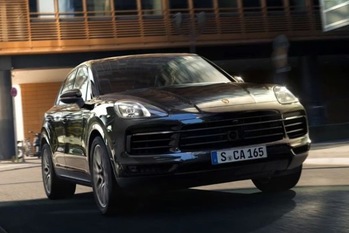 ポルシェのプレミアムSUVカイエンにサテンプラチナ塗装で仕上げた特別仕様車が登場