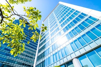 混迷下でも企業業績は堅調、日経平均は年末3万1,000円