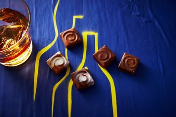 父の日ギフト｜世界5大ウイスキーをショコラで味わう