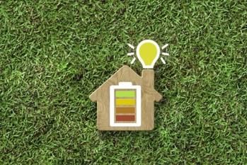 公共施設と民間で対応が分かれる、太陽光義務化の行方