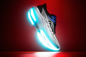 なぜ「ホカ」は伸び続けるのか　デッカーズ・アウトドアの成長を牽引する3000億円超えブランドの存在感