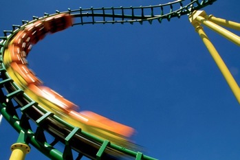 市場は貿易協議とFRB議長に関するニュースを受けて上昇