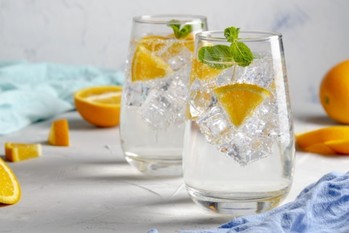 サステナブルなお酒が続々誕生　ほろ酔い気分でフードロス削減に貢献