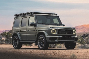 プロフェッショナル仕様のルーフラゲッジとスペアタイヤホルダーを装備したメルセデスAMG G 63の限定モデルが日本上陸