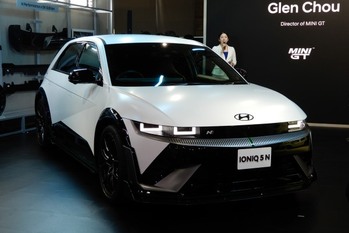 “ドリキン”こと土屋圭市氏が監修したヒョンデIONIQ 5 Nのハイパフォーマンスパーツパッケージ「DK Edition」が登場