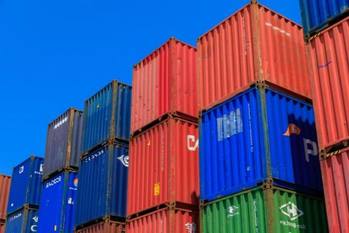 輸送量の急減と急回復が引き起こした運賃の急騰