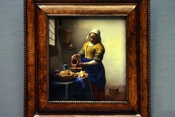 絵を見る目が変わるかも？青い画材が高価だった理由