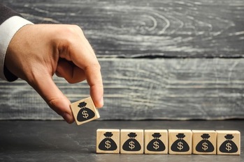 楽天銀行のつみたてNISAの始め方は？楽天証券も利用すべき理由