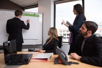 コロナ後の米国企業で社員の管理強化進む　日本企業はどうなる？