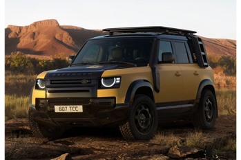 伝統のオフロードチャレンジからインスピレーションを得たランドローバー・ディフェンダーの特別限定モデルが登場