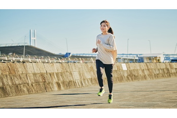 川口春奈がランニング姿を披露！「プーマ」のビジュアルが公開