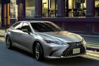 大幅進化を果たした新レクサスESが待望の日本発売