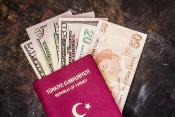 「八方ふさがり」に陥るトルコ中銀とリラ相場