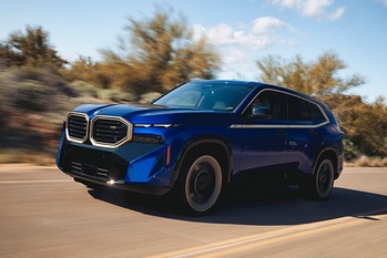 新世代BMW・Mの象徴、XMの圧倒的な存在感とパワーに大興奮!