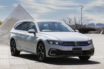 フォルクスワーゲン「パサート・ヴァリアント」の新プラグインハイブリッド車が日本デビュー