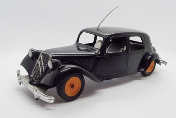 森永卓郎のミニカーコラム「クレ製シトロエン15CV」