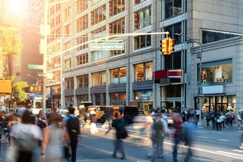 5月に売り逃げるな：株価に上昇余地がある理由