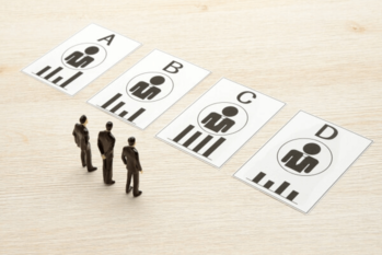 サラリーマンが選ぶべき投資の種類4選！節税できる投資法も2つ紹介