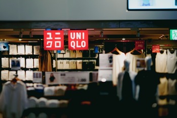 山口の小さな商店街から始まった「世界のユニクロ」の物語とは…？　2024年5月に読まれたビジネス書トップ3